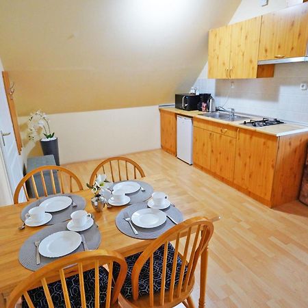 Apartman Brigitte Buekfuerdo מראה חיצוני תמונה