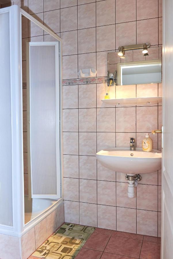 Apartman Brigitte Buekfuerdo מראה חיצוני תמונה