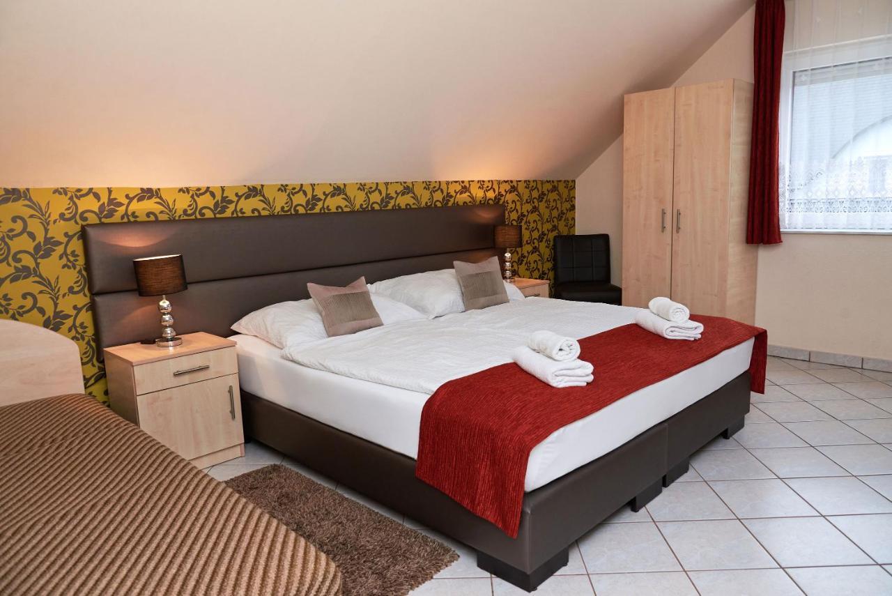 Apartman Brigitte Buekfuerdo מראה חיצוני תמונה