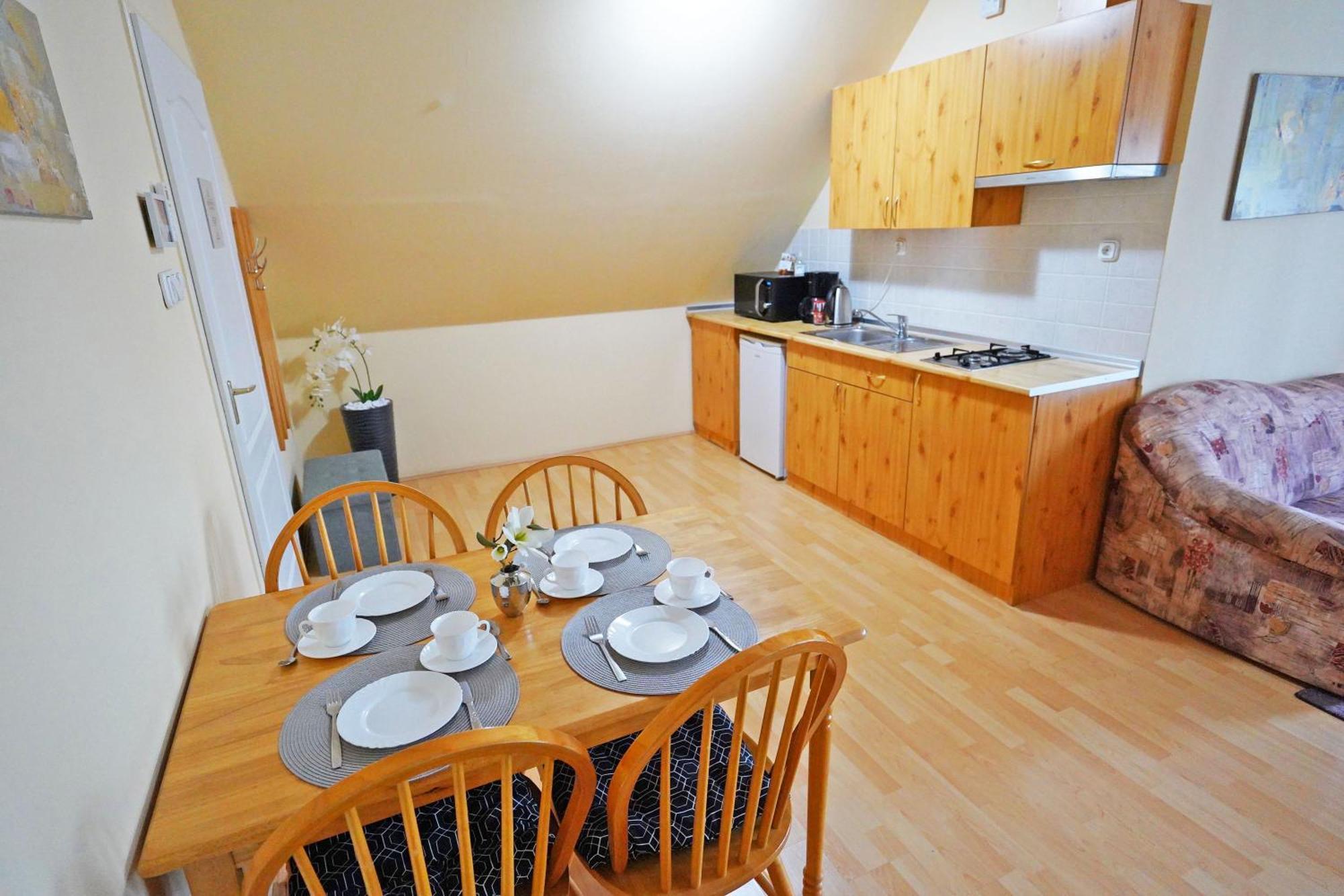 Apartman Brigitte Buekfuerdo מראה חיצוני תמונה