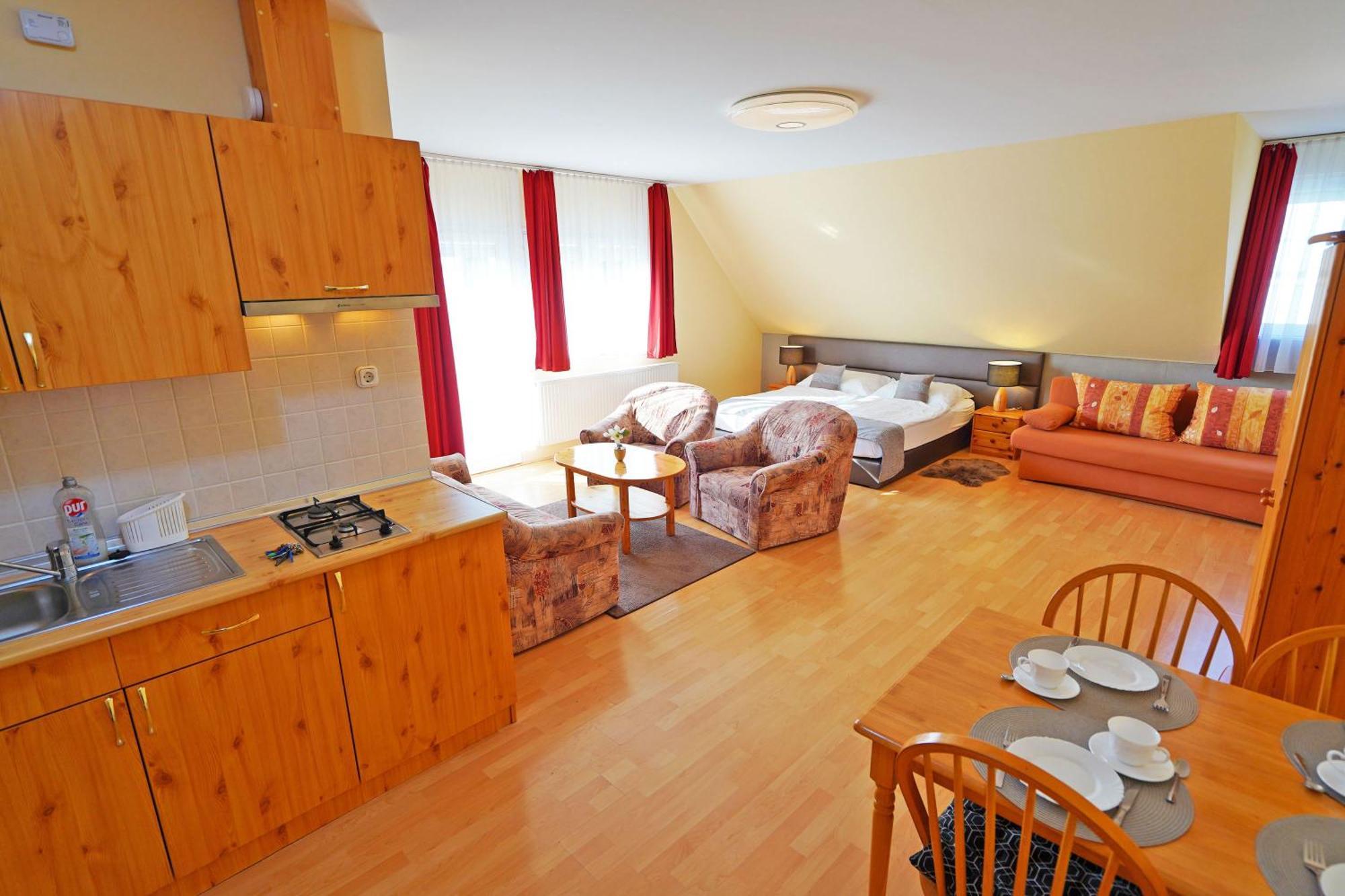 Apartman Brigitte Buekfuerdo מראה חיצוני תמונה