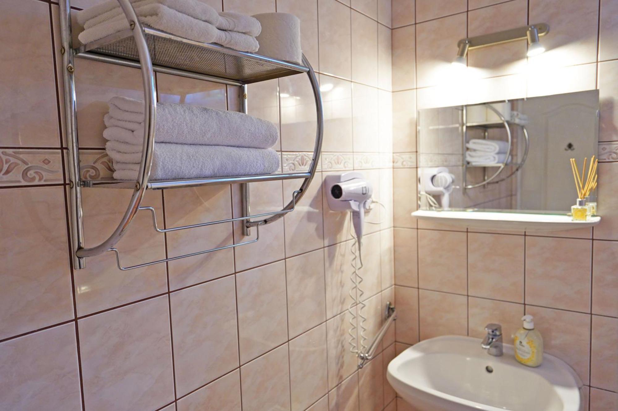 Apartman Brigitte Buekfuerdo מראה חיצוני תמונה